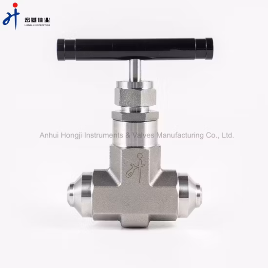 Угловой игольчатый клапан высокого давления с ручкой и колесом, приваренными встык.